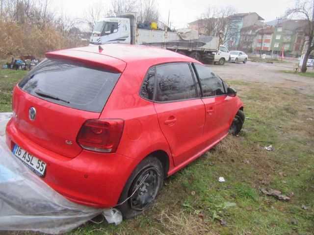 Volkswagen Polo 2010-2015 Çıkma Yedek Sag Arka Kapı Kırmızı